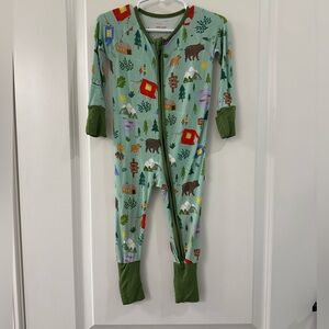 Little Sleepies zippy. Size 6-12 month.